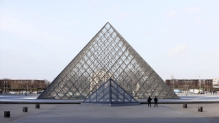 Нападателят от Лувъра предварително разузнавал, отрича да е свързан с „Ислямска държава”