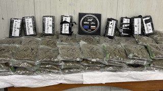 Митнически служители на ГКПП Кулата заловиха над 77 кг марихуана