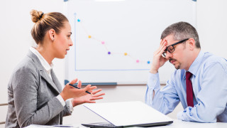 Да напуснете работа понякога е трудно Още по трудно е когато