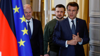 Френският президент Еманюел Макрон и германският канцлер Олаф Шолц са увещавали