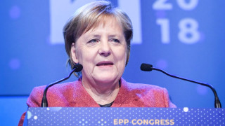 Меркел призовава ЕС да обедини външната и отбранителната си политика