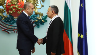 Държавният глава Румен Радев връчи орден Мадарски конник първа степен