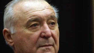 Легендата на българския футбол Петър Жеков типично в свой