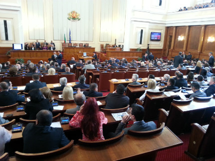 Депутатите единодушно защитиха лекарите с промени в НК