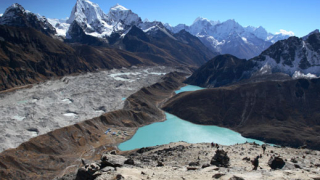 Лавина погуби 9 алпинисти в Хималаите