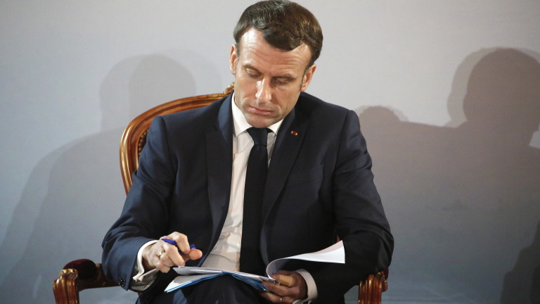 Президентът на Франция Еманюел Макрон призова стачкуващите срещу пенсионната реформа,