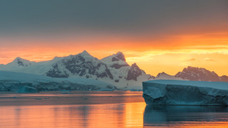 В Антарктида откриха първо активно изтичане на метан от морското дъно
