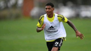 Младият бразилски талант Винисиус Тобиас вече официално е футболист на