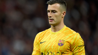 Вратарят на Барселона Иняки Пеня обмисля възможността да се