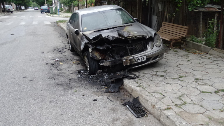 Запалена е колата на кмета на Козлодуй Маринела Николова. Инцидентът