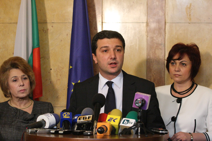 БСП пак изпраща отпуските на Конституционния съд