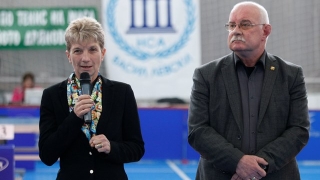 Министърът на спорта откри петия турнир по тенис на маса в памет на доц. Йото Дреновски