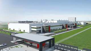 Базираният в Канада автомобилен производител Magna International спря производствените дейности