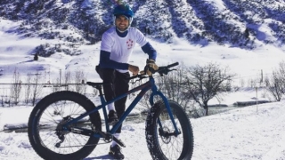 Гришо катери снежните писти с колело