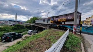 Товарен влак блъсна мъж в Казанлъшко съобщава БНР По данни на
