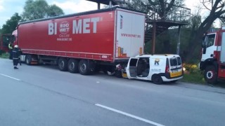 Шофьор загина, врязвайки се в задницата на ТИР