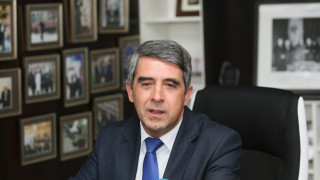 Плевнелиев разкритикува Румен Радев, че разделя, а не интегрира