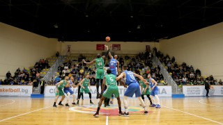 Ръководството на Българска федерация по баскетбол спира временно първенствата при