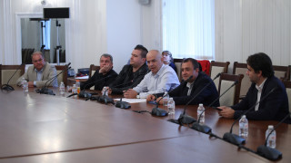 Временната парламентарна комисия по проучване на всички факти и обстоятелства