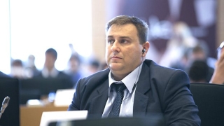 Евродепутатът Радев настоява да отпаднат американските визи за българи