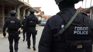 ГДБОП разби хакерска банда за пране на пари в Разград