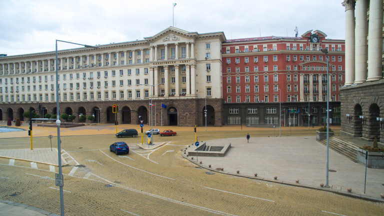 Ниско доверие в институциите в навечерието на европредседателството ни