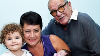 Руският актьор Емануил Виторган стана баща на 79 годишна възраст съобщи