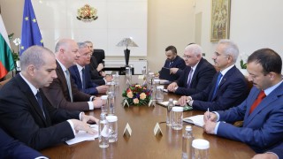 Премиерът Росен Желязков и министърът на транспорта и инфраструктурата на