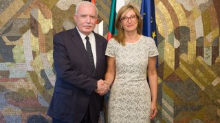 Вицепремиерът и министър на външните работи Екатерина Захариева се срещна