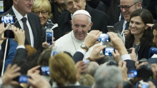 Папата призова за справедливо споделяне на бремето от мигрантската криза 