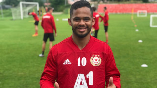 Бившият бразилски футболист на ЦСКА Евандро да Силва подписа с