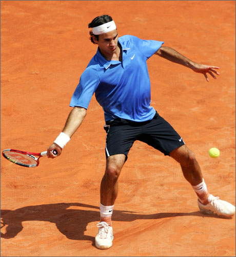 Федерер е първият финалист на турнира в Хале
