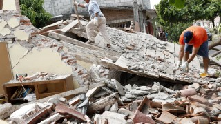 Силното земетресение в Южно Мексико в четвъртък вечерта убило най малко