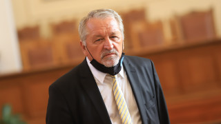 Иван Хиновски обяви че напуска партия Има такъв народ съобщава