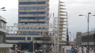 Българските моряци от задържаните кораби в Констанца са разпитани