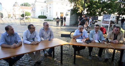 Въпрос на време е МВФ да дойде в България, обяви дискусията пред НС