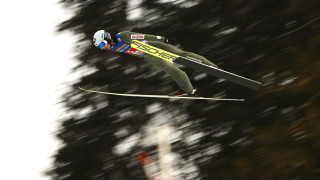 Полякът Камил Стох триумфира в третото състезание от Четирите шанци