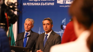 Стабилни институции и действащо Народно събрание За това настояват Росен