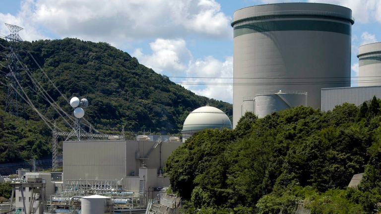 Япония остана само с два действащи реактора след съдебно решение