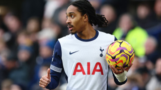 Защитникът Джед Спенс подписа нов дългосрочен договор с Тотнъм 25 годишният