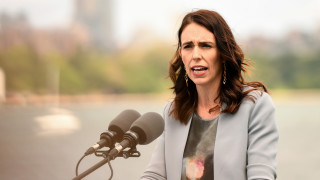 Правителството на Нова Зеландия почти незабавно отменя всички ограничения в