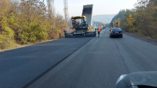 Асфалтът не е сирене което да отрежеш точно до сантиметър
