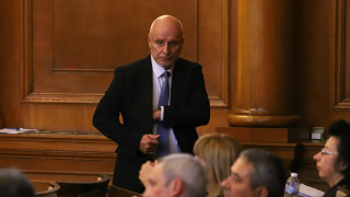 Димитър Радев пред депутатите: Буксуваме сериозно с приемането на еврото