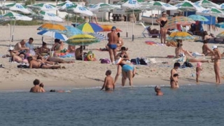Цигани въртят далавери с шезлонгите в Албена