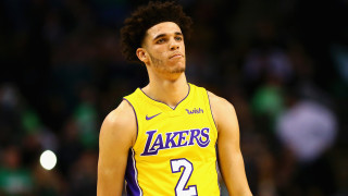 Проблемите в атака на Лонзо Бол продължават Новобранецът вкарва по