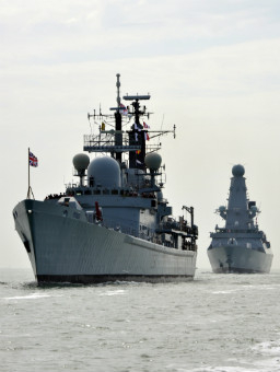 Великобритания отваря първата си база в Персийския залив през 2016 г. 