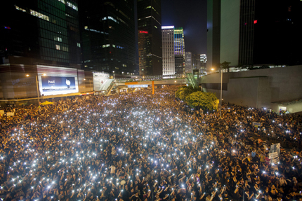 Китай подкрепя действията на хонконгското правителство срещу протестите