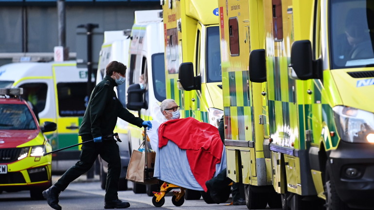 Коронавирус: Великобритания регистрира над 1500 починали за първи път