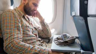 Защо ставаме емоционални в самолета