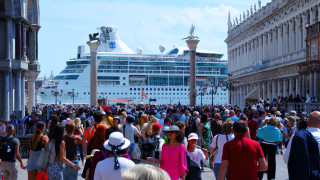 Въпреки че на много хора ваканциите с круизни кораби им се